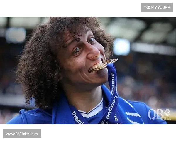 大卫路易斯的角色定位与战术分析：从防守核心到进攻发动机的全面解读